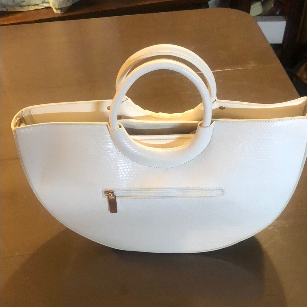 White Crescent Tote Bag Preowned Looks Like New